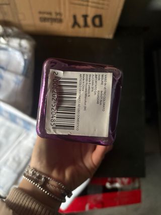 Porta fiori viola in vetro