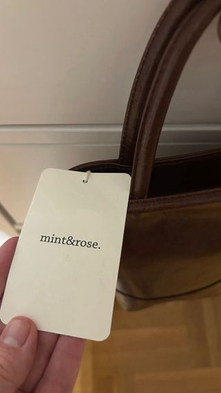 Bolso de piel Mint&Rose Mini Calvia Castaña.