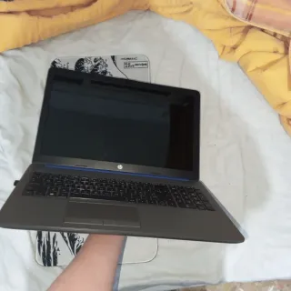 Portátil HP 255 G7