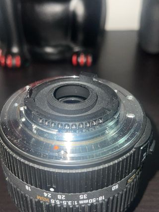 Objetivo Sigma 18-50mm f/3.5-5.6 HSM NIKON