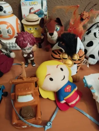 Lote figuras, juguetes,Naruto, Dc, furby, star war