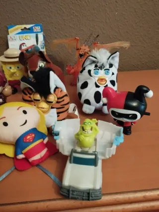 Lote figuras, juguetes,Naruto, Dc, furby, star war