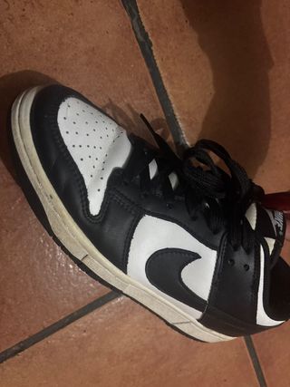 Zapatillas Nike Negras y Blancas