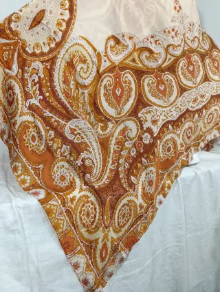 GRAN PAÑUELO DE SEDA ESTAMPADA PARA INDUMENTARIA