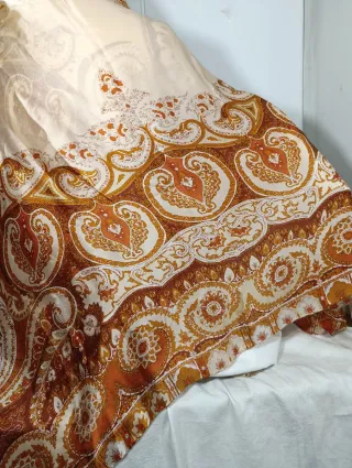 GRAN PAÑUELO DE SEDA ESTAMPADA PARA INDUMENTARIA