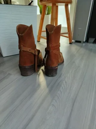 Botines vaqueras piel natural