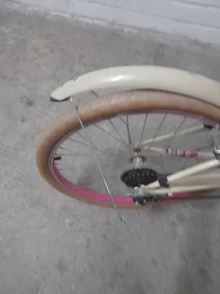 Bicicleta BTWIN color crema 16"