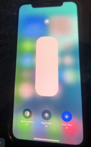 iPhone XR Rojo 84% Batería