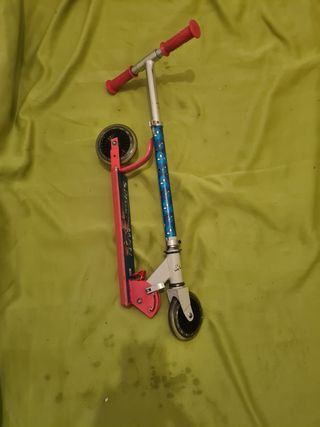 Patinete infantil con ruedas