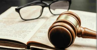 Clases de grado en Derecho