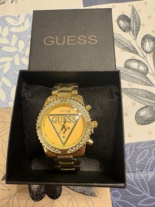 Reloj Guess Dorado