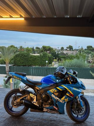 Suzuki GSXR 600 K7 Azul
