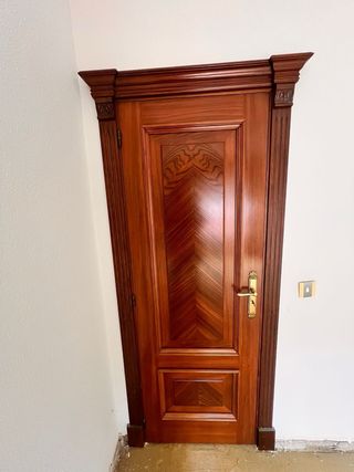 Puertas madera clásicas