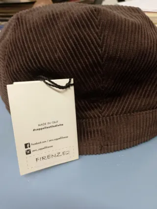 Coppola siciliana in velluto a coste marrone