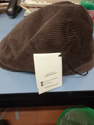 Coppola siciliana in velluto a coste marrone