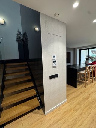 Instalación de papel pintado y vinilo