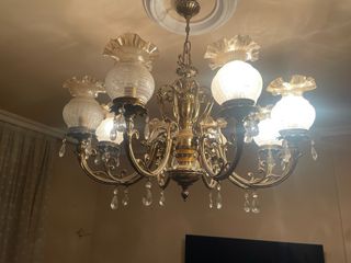 Lámpara de araña antigua dorada