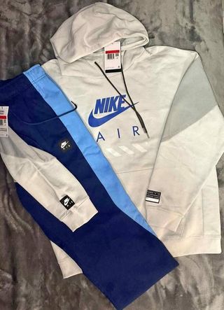Conjunto Nike Hoodie y Pantalón