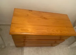 Cómoda de madera maciza