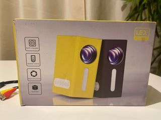 Proyector LED amarillo – funciona bien