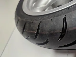 Neumático 120/70/12