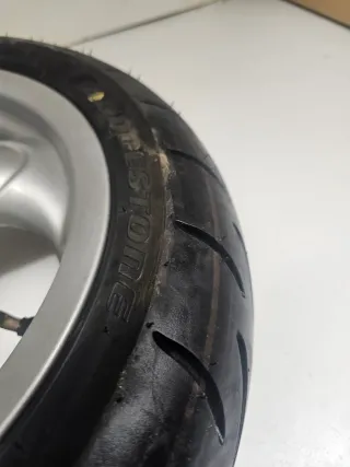Neumático 120/70/12
