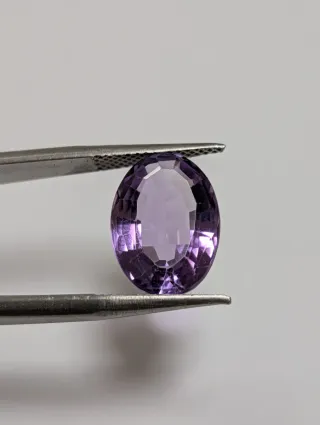 Amatista natural morada ovalada