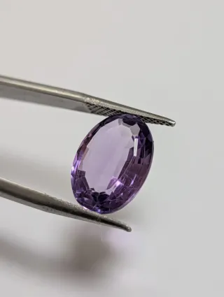 Amatista natural morada ovalada