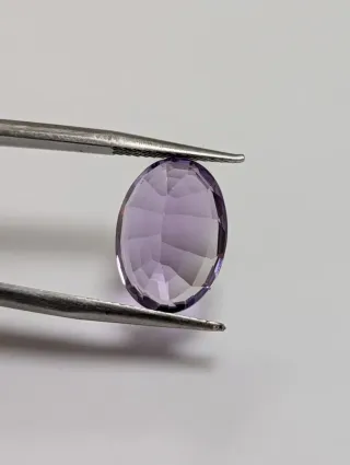Amatista natural morada ovalada