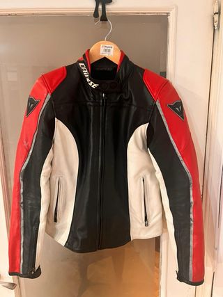 Chaqueta Moto Dainese Mujer Negra/Roja/Blanca