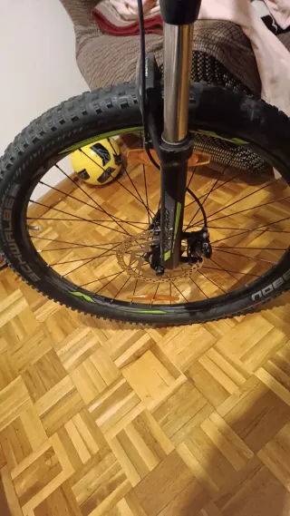 Bicicleta de montaña AGD