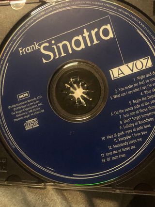Frank Sinatra .(lavoz)