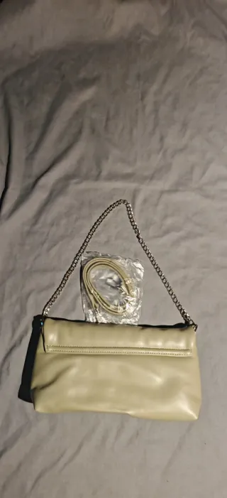 Bolso bandolera acolchado beige y negro