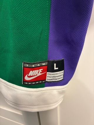 Camiseta Nike Vintage Unicaja Málaga.