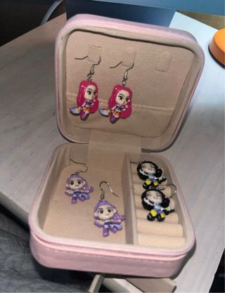Joyero Huntrix con Pendientes