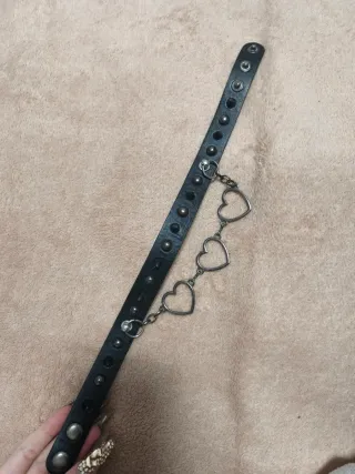 Collar pinchos con corazones