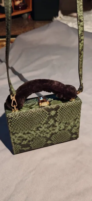 Bolso caja efecto piel de serpiente
