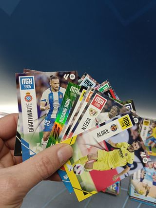 mas de 150 cromos, cartas , trading cards, panini , liga 2023/25 MGK