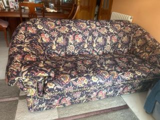Sofá de tela multicolor sin usar