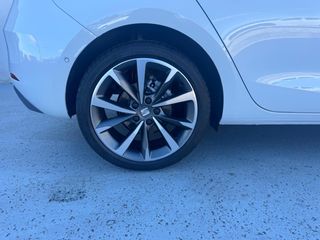 SEAT Leon 1.5 eTSI 110kW DSG S&S FR Spec Edition