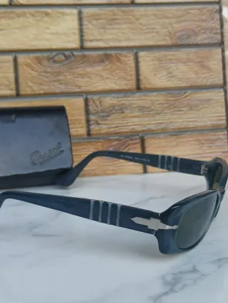 Occhiali da sole Persol grigio verdi