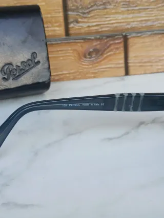 Occhiali da sole Persol grigio verdi