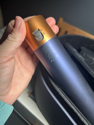 Dyson Airwrap Azul y Dorado