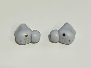 Beats Studio Buds — Blancos — excelente estado