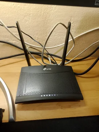 Router TP-Link Negro con Antenas