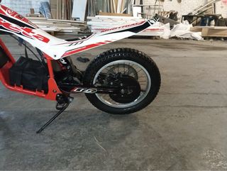 Beta MiniTrial Eléctrica Niños