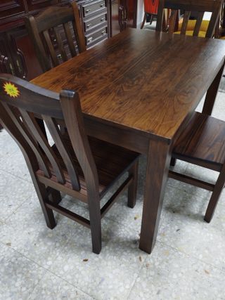 Lote mesa y 4 sillas madera maciza