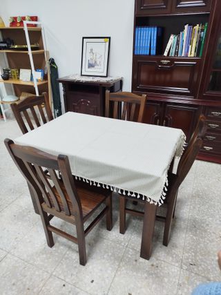 Lote mesa y 4 sillas madera maciza