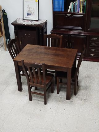 Lote mesa y 4 sillas madera maciza