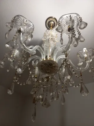 Lámpara de cristal estilo Bohemia.